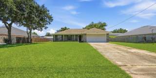 Charming Navarre Home with Large Lot & Holley by the Sea Amenities! Gallery 1