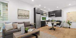 Like new 2 bedroom townhome in Georgetown Gallery 4