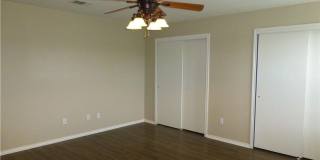 Beautiful Home on A Cul De Sac with Large Backyard Gallery 16