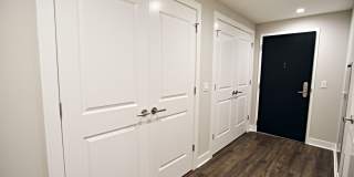 3833 N Broadway Gallery 194