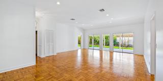 210 Russlyn Drive Gallery 3