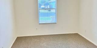 4 Bedroom 3 Bathroom Home in Surprise! Has Loft & Additional Office/Den! Gallery 10