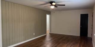 3035 West University Avenue NEW Gallery 8