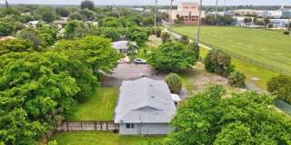 2227 NE 3rd Avenue Gallery 24