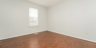 2 WEEKS FREE RENT PLUS  FREE iPad or 55” TV if moved in by 4/30! Comfortable 3bd/1ba Home Close to Trails, Shopping, and Easy Commutes Gallery 13