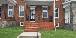 Modern Finishes, In-Unit Laundry & Bright Living Spaces Gallery 1