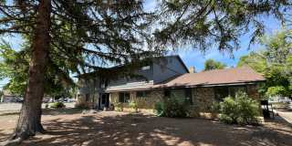 Charming Studio Unit Near Downtown Redmond - The Pines Apartments Gallery 1