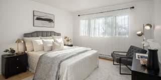 Bellevue Condo in Cherry Crest Vista with Updated Kitchen Gallery 13