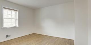 10239 GAINSBOROUGH Road Gallery 17