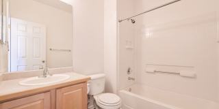 3 Bed/ 2Bath Close to Buckley Space Base Gallery 14