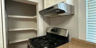 RHODES AREA 4 Bedroom /2.5 Bath House! Gorgeous New Floors Gallery 12
