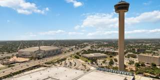 610 E Market St #2915 Gallery 33