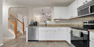 Charming 3 Bed 2.5 Bath Home in Woodlake Meadows Community Gallery 9