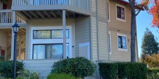 Pleasanton 1 Bed, 1 Bath, Townhouse upstairs unit, Kitchen w/Granite Counters, Close to Downtown! Gallery 1