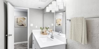 Elliot Roswell Gallery 26