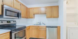 563 STAFFORDSHIRE Drive E Gallery 10