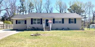 3 Bedroom Home with a Bonus in Northwoods Gallery 1