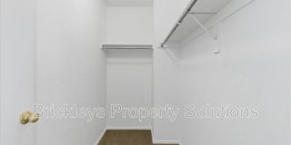 2413 E Hazeltine Way Gallery 25