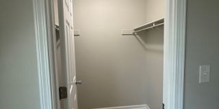 Experience Luxury Living at Bellagio Living II: Modern Apartments in Lawrence, Indiana Gallery 4