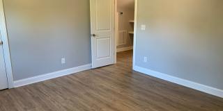 Charming Home with Large Backyard Near Radford University Gallery 15