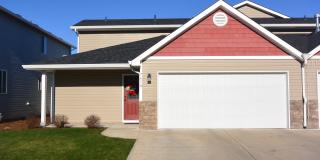 Beautiful 3 Bedroom Home in Walnut Grove Estates for Lease - 7610 NE 61st Way Gallery 1