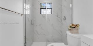 2401 SW 102nd Ave Gallery 14