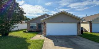 Charming 3 Bedroom Home with Pergola, Fenced Backyard & Washer/Dryer Included! Gallery 1
