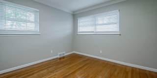 $2300 3 bed 2 bath bungalow Gallery 16