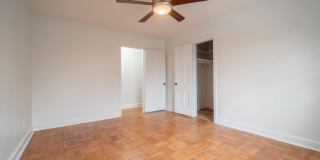 1718 W ABINGDON Drive Gallery 25
