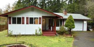 3 Bedroom 1 Bath University Place Rambler on Quiet Cul De Sac Gallery 1