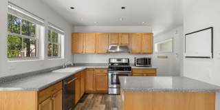 528 Lake Court Gallery 11