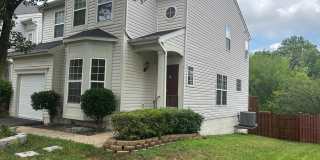 6821 HOLLOW GLEN Court Gallery 1