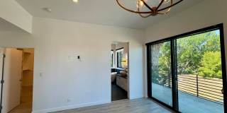 Five Bedroom/Four Bathroom Luxury House in Koreatown Gallery 17