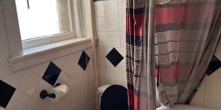 Charming 1BR Townhome in Capitol Hill Gallery 16