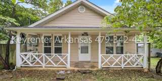 Classic Fayetteville Charm Near Dickson Street with Stunning Outdoor Space Gallery 1