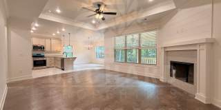 Bella Vista Single-Family Home- 3 Bed/ 2 Bath- Stunning Creekwood Plan Gallery 4