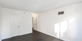 4801 FAIRMONT Avenue Gallery 15