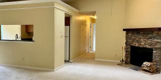 Charming 2 Bedroom/2 Bathroom Apartment Unit in Pond Condos! Gallery 4