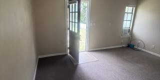 302 1/2 Burleson Gallery 1