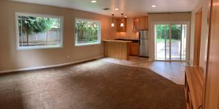 Gorgeous Home with Granite Counters and Custom Built-ins! Gallery 28