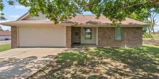 Charming 3-bedroom 2 bath Home Located in Cleburne. Gallery 1