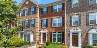 Beautiful 3 Bedroom Townhouse in West Broad Village Gallery 1