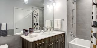 640 North Wells Gallery 25