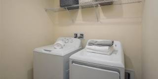 Room in 4 Bedroom Home at Bent Willow Dr Gallery 8
