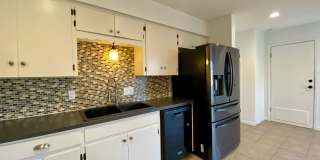 Hidden 4 Bed 2 Bath Gem in South Austin! Gallery 14