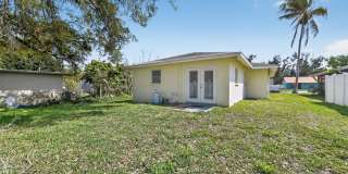 Charming 3BR House in Osprey Gallery 33
