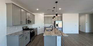 LIKE NEW HOME IN PEORIA Gallery 33
