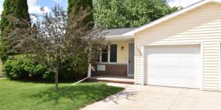 Charming Home with Garage and Yard! PETS WELCOME Gallery 1