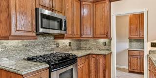 Expansive Three-Bedroom Home with Front and Back Yard in Long Beach AVAILABLE NOW Gallery 7