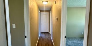 Pet-Friendly 4 Bedroom Home with Fenced Yard & Air Conditioning Gallery 34